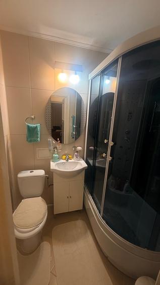 Apartament cu 3 camere semidecomandat în Ozana
