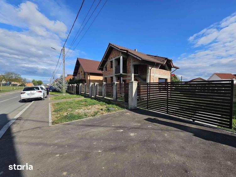 Casă cu 3 camere cu Teren 495 Mp în Sântandrei