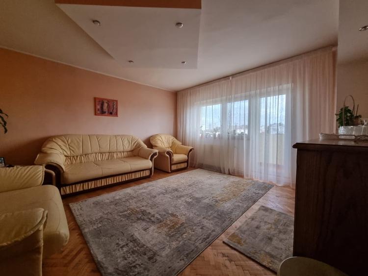 Apartament cu 3 camere decomandat, mobilat în Banca Națională