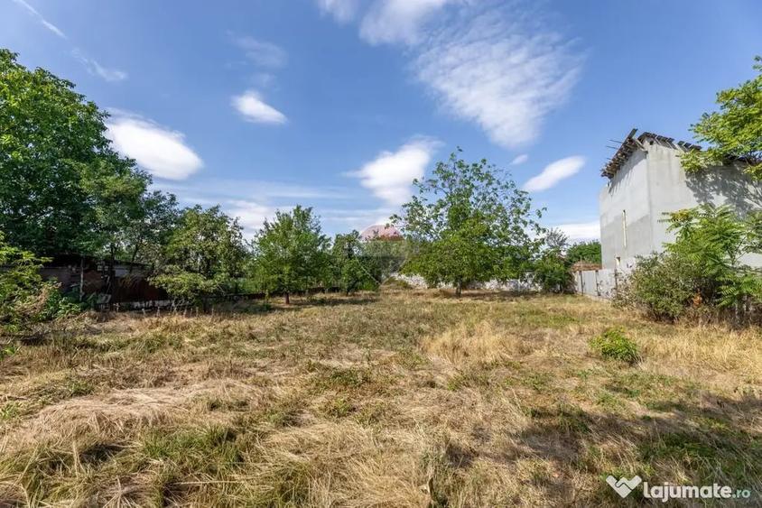 Casă cu 4 camere cu Teren 1000 Mp în Pârneava