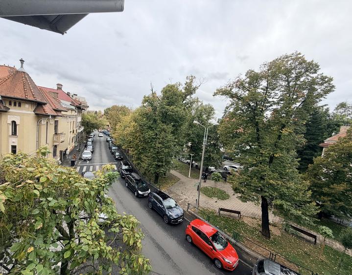 Birou, de 87 mp, în P-ța Sfântul Ștefan