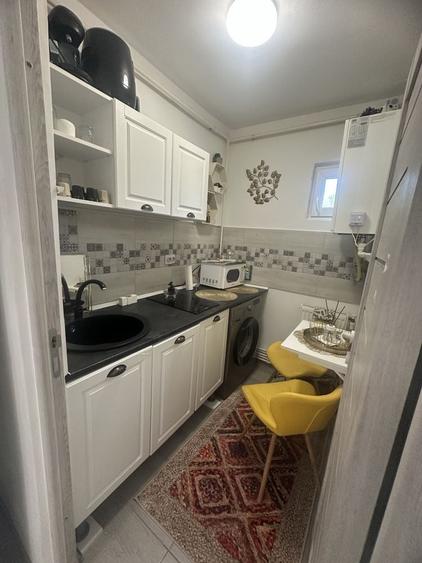 Apartament cu 2 camere decomandat în Micro 19