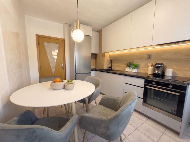 Apartament cu 3 camere semidecomandat, mobilat în Barbu Văcărescu