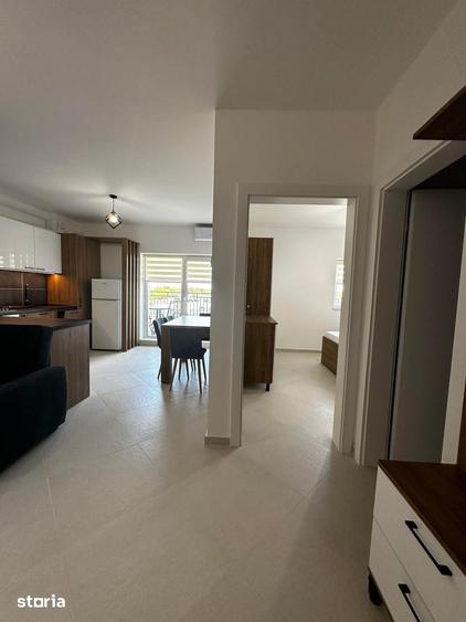 Apartament cu 2 camere semidecomandat în Botizului