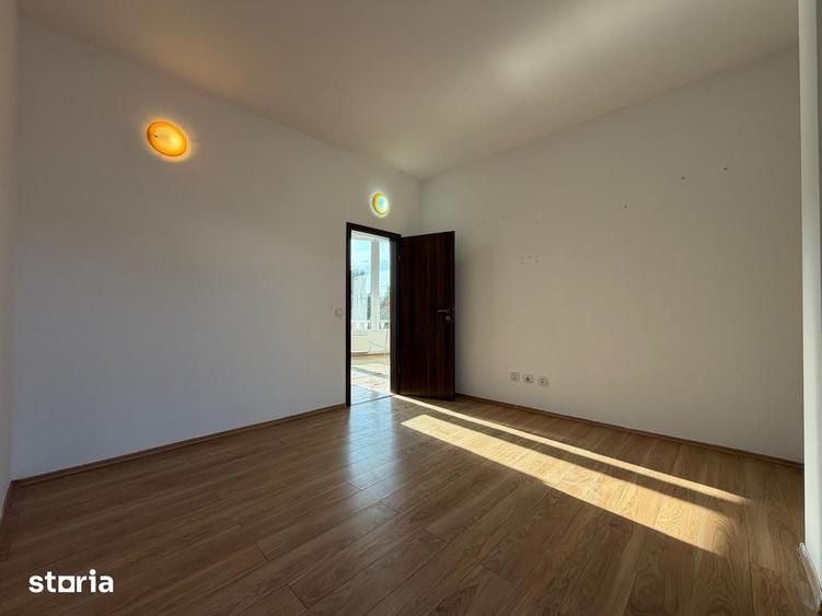 Apartament cu 3 camere decomandat în Ronaț