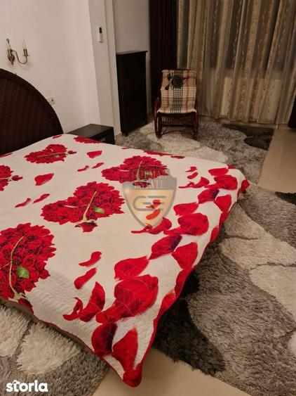 Apartament cu 3 camere semidecomandat în Central