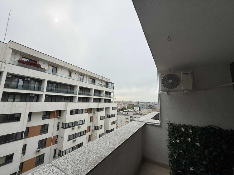 Apartament cu 3 camere semidecomandat în Central
