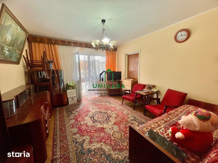 Apartament cu 3 camere semidecomandat în Traian