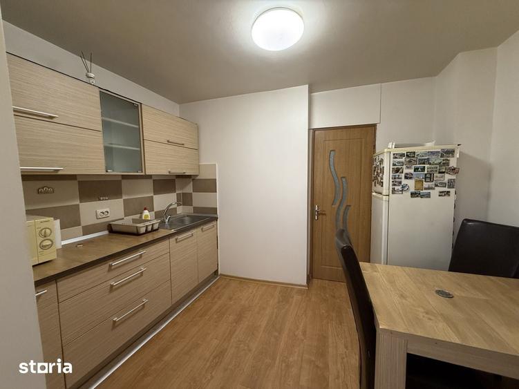 Apartament cu 3 camere, decomandat, 65 mp utili, etaj 4 cu acoperis - - 6