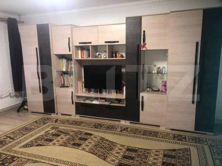 Apartament cu 3 camere decomandat, mobilat în Micro 17