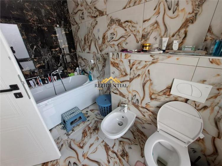 Casă individuală cu 4 camere cu Teren 250 Mp în Central