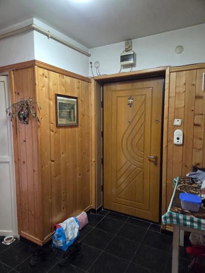 Apartament cu 3 camere decomandat în Calea Doftanei