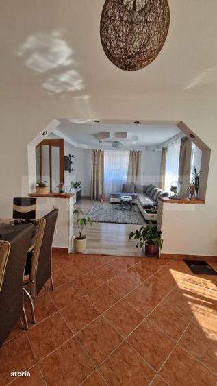 Casă cu 4 camere cu Teren 1600 Mp în Vulcan
