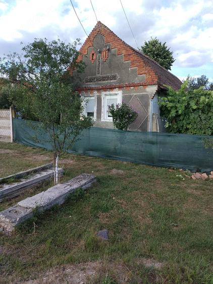 Casă cu Teren 2900 Mp în Șanovița