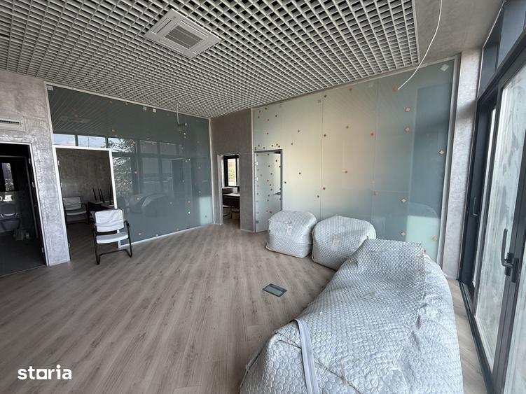 Spațiu comercial, de 175 mp, în Central