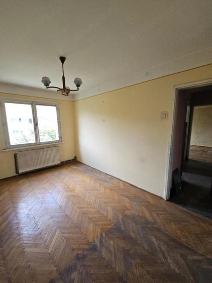 Apartament cu 2 camere decomandat în Astra