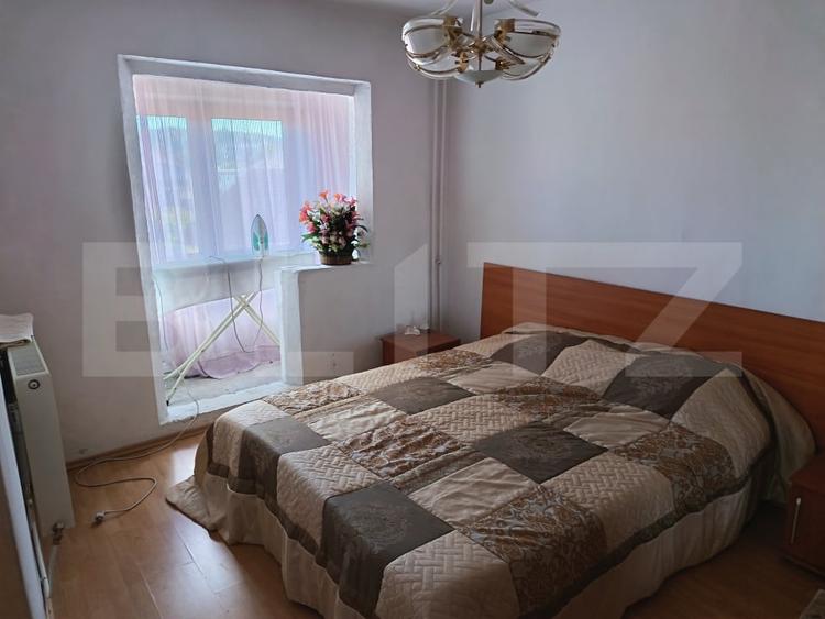 Apartament cu 3 camere decomandat, mobilat în Central