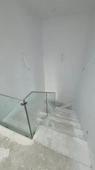 Casă cu 5 camere cu Canalizare în Bucureștii Noi