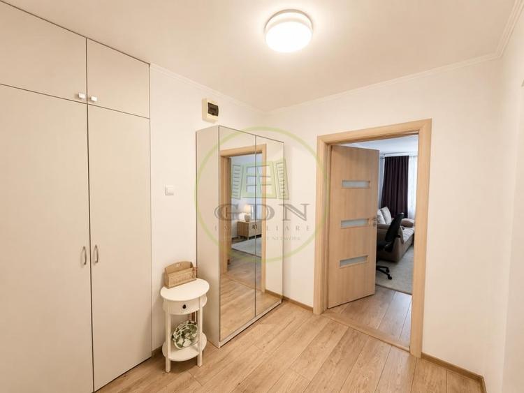 Apartament cu 3 camere semidecomandat, mobilat în Rahova