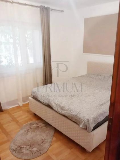 Apartament cu 3 camere decomandat în Girocului
