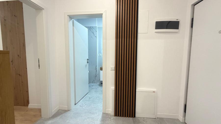 Apartament cu 2 camere decomandat, mobilat în Tractorul
