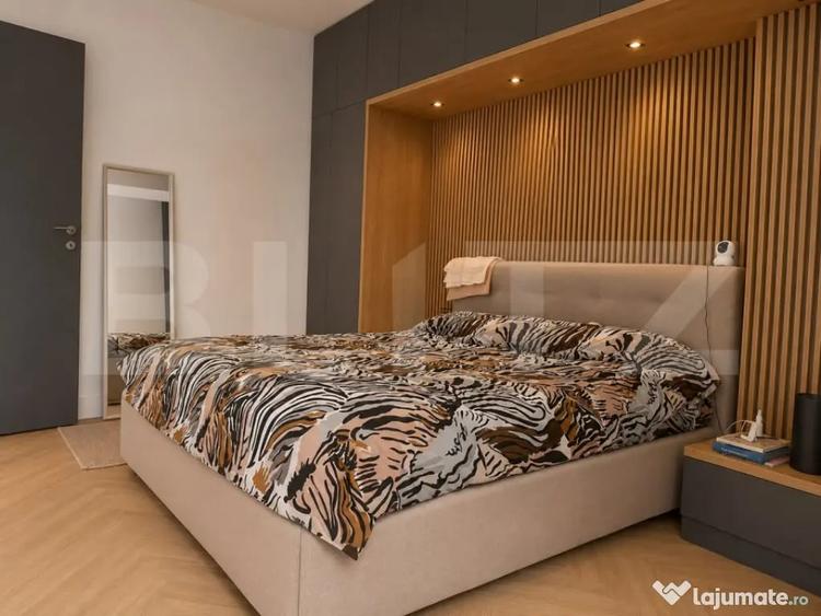 Apartament cu 3 camere decomandat în Florilor