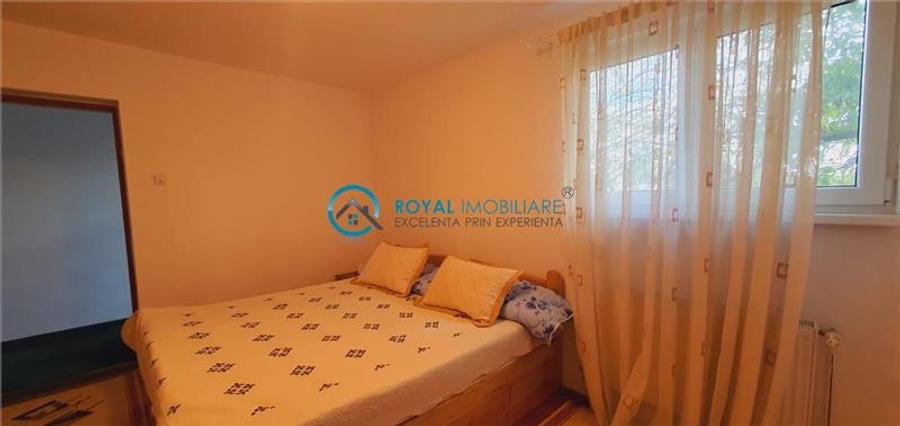 Casă cu 5 camere cu Teren 1800 Mp în Valea Călugărească