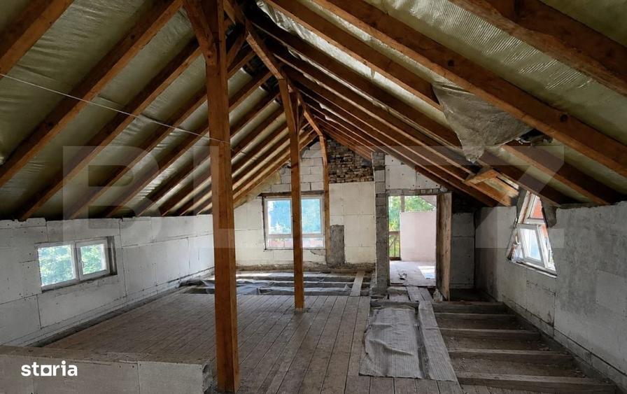 Casă cu 3 camere în Romanești