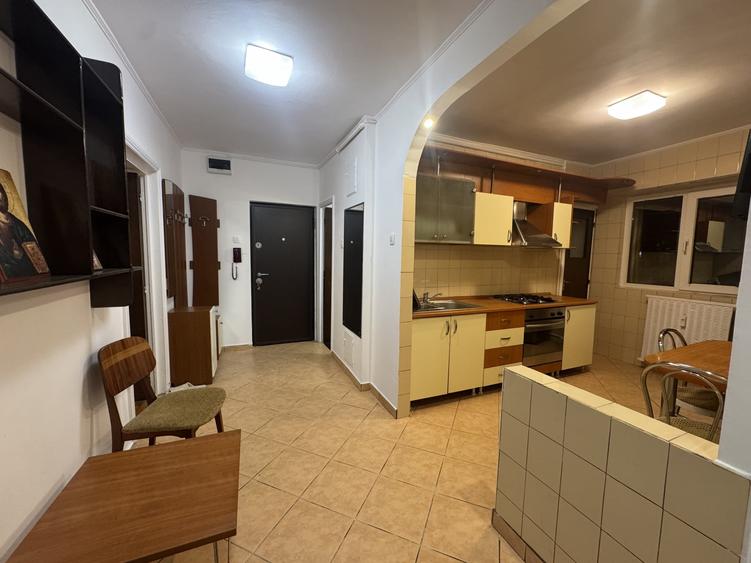 Apartament cu 3 camere decomandat, mobilat în Vatra Luminoasă