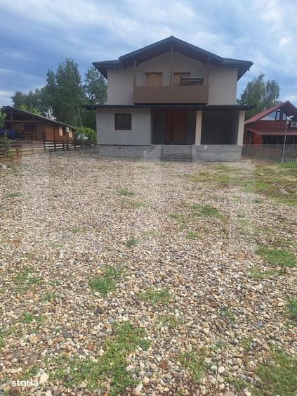 Casă cu 4 camere în Central