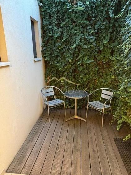 Apartament cu 3 camere decomandat, mobilat în Barbu Văcărescu
