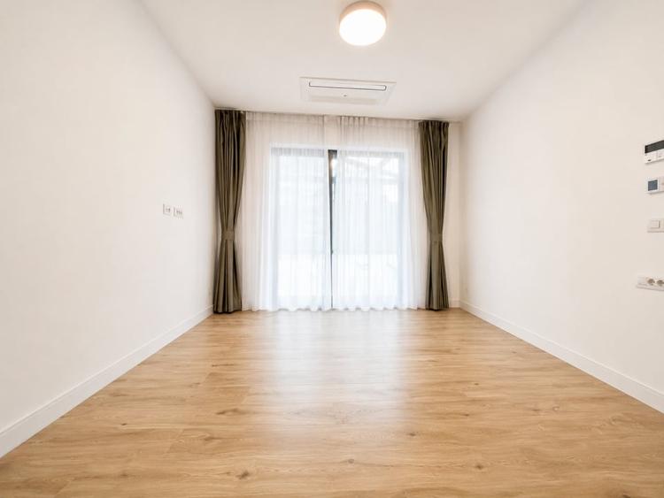 Apartament cu 3 camere, mobilat în Dacia