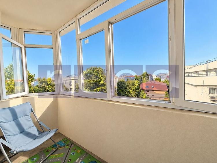 Apartament cu 4 camere decomandat în Băneasa