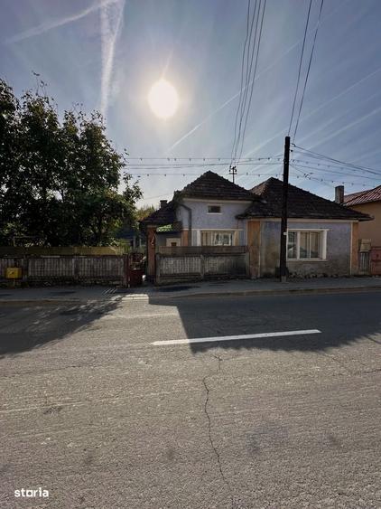 Casă cu 2 camere cu Teren 684 Mp în Central