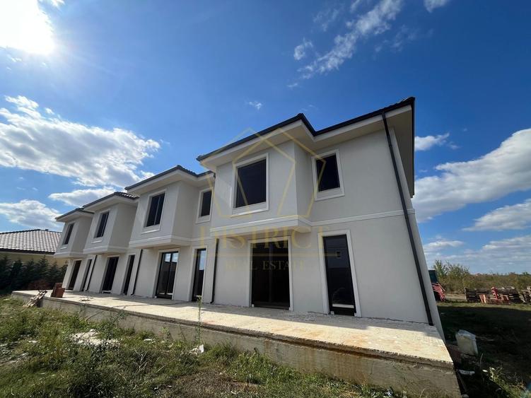 Casă individuală cu 3 camere cu Canalizare în Giroc