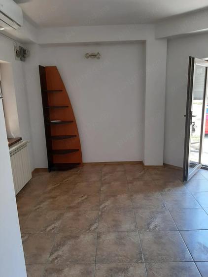 Spațiu comercial, de 30 mp, în Tomis II