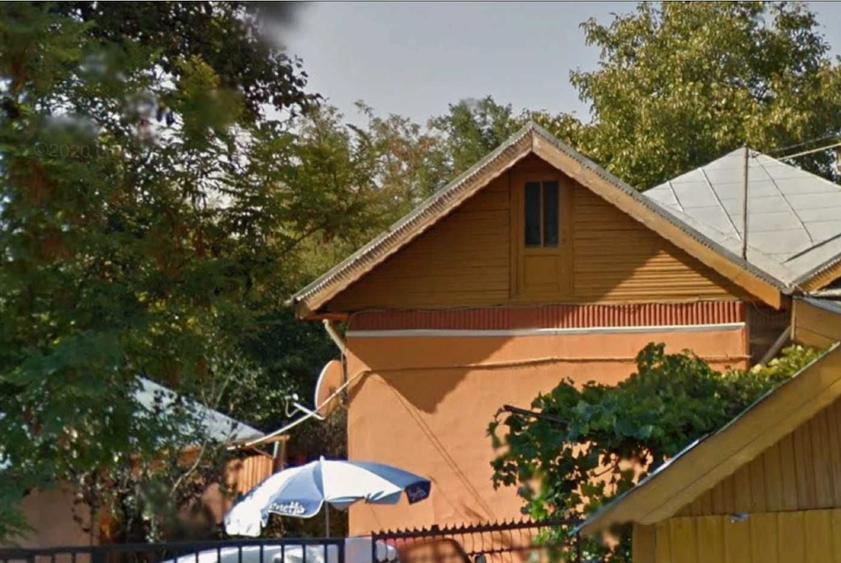 Casă cu 3 camere decomandat în Pod