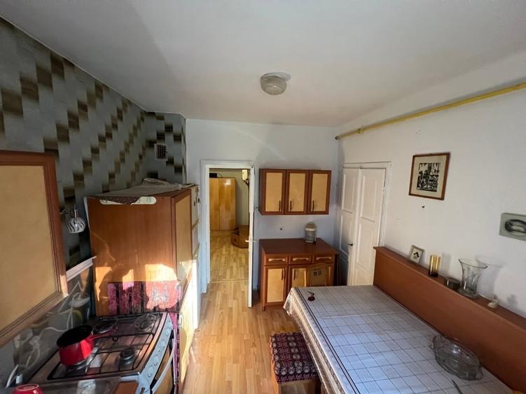 Apartament cu 2 camere decomandat, mobilat în Central