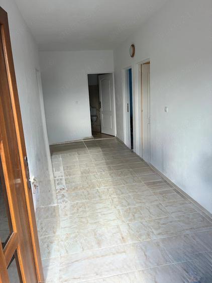 Casă cu 4 camere în Exterior Vest
