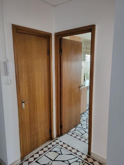 ION MIHALACHE PIATA 1 MAI  4 camere spatios  zugravit 3 balcoane inchise - 13