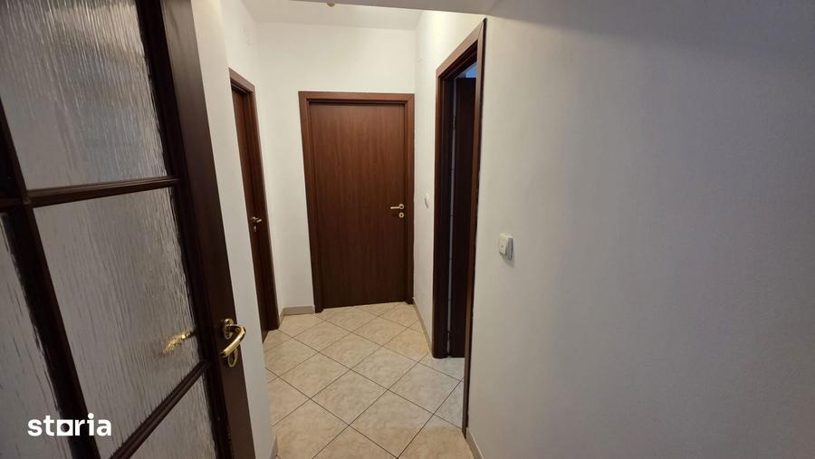 Apartament cu 3 camere în Centrul Civic