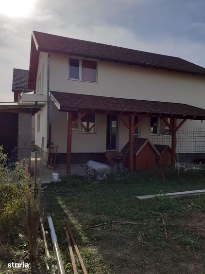 Casă cu 5 camere cu Teren 520 Mp în Tărtășești