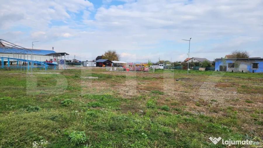 Teren de 7800 mp, în Unirii