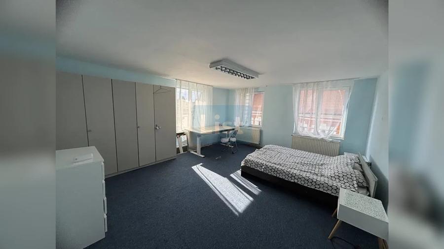 Apartament cu 3 camere semidecomandat în Mărăști