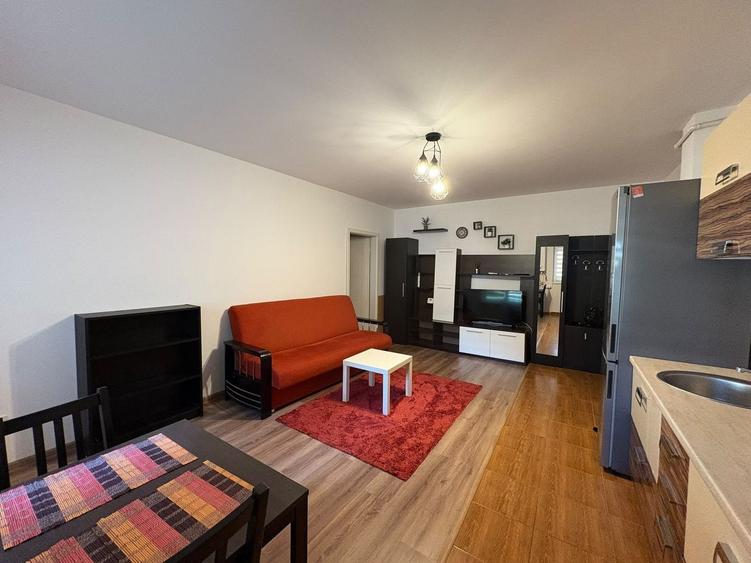 Apartament cu 2 camere decomandat, mobilat în Metalurgiei