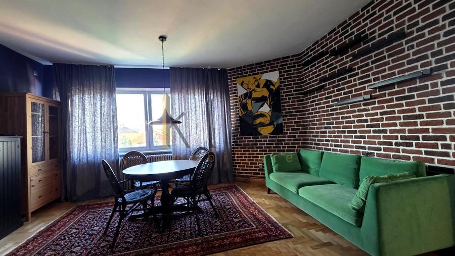 Apartament cu 3 camere decomandat, mobilat în Central