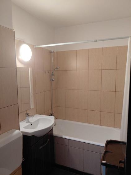 Apartament semidecomandat în 1 Mai