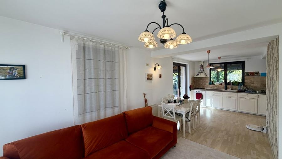 Casă individuală cu 6 camere cu Teren 535 Mp în Tunari