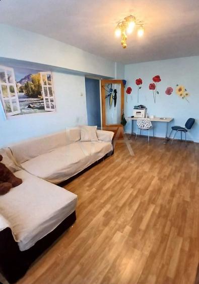 Apartament cu 3 camere semidecomandat, mobilat în Berceni