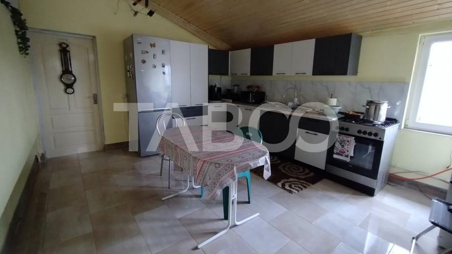 Casă individuală cu 10 camere cu Piscina în Râușor